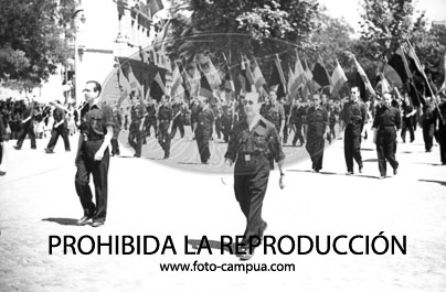 Desfile primer aniversario de la liberación de Madrid