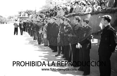 Desfile primer aniversario de la liberación de Madrid