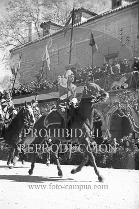 Entrega de guión al Regimiento de Caballeria Farnesio