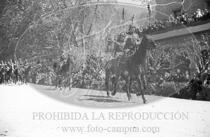 Entrega de guión al Regimiento de Caballeria Farnesio
