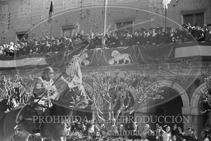 Entrega de guión al Regimiento de Caballeria Farnesio