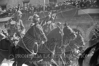 Entrega de guión al Regimiento de Caballeria Farnesio