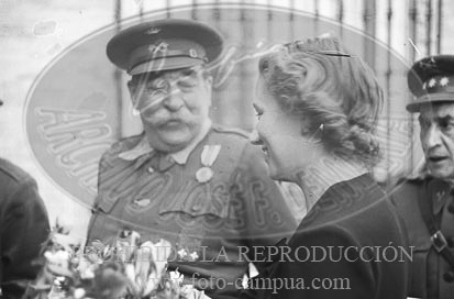 Entrega de guión al Regimiento de Caballeria Farnesio