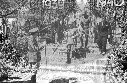 Entrega de guión al Regimiento de Caballeria Farnesio