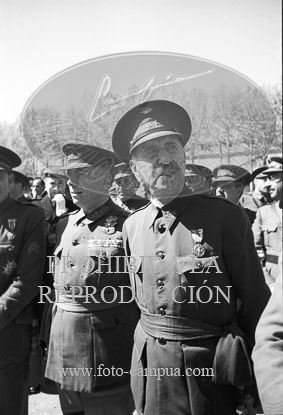 Entrega de guión al Regimiento de Caballeria Farnesio