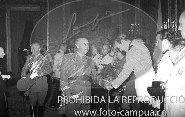 Recepción aniversario exaltacion Franco a la Jefatura del Estado, 1 octubre 1948