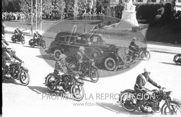 Franco inaugura la prolongación de la Gran Via