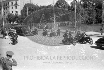 Franco inaugura la prolongación de la Gran Via