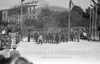 Franco inaugura la prolongación de la Gran Via