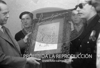 El General Peron Presidente Honorario de Falange Española