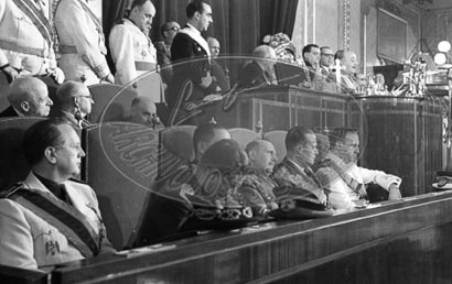 Franco en Las Cortes, manifestación de apoyo