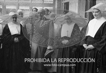 Franco inaugura el hospital de Guadarrama
