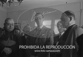 Entrega de una imagen de Nª Señora de Lujan a la Embajada Argentina