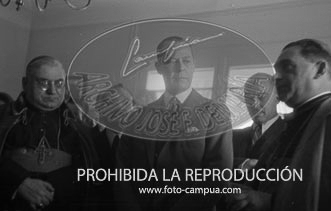Entrega de una imagen de Nª Señora de Lujan a la Embajada Argentina