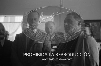 Entrega de una imagen de Nª Señora de Lujan a la Embajada Argentina