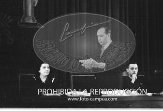 La Escuela de Estiomatología recibe un reconocimiento por el embajador de Argentina