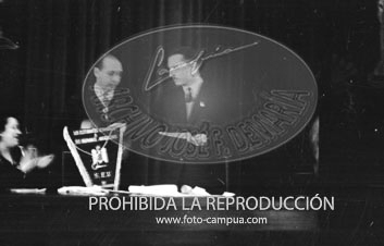 La Escuela de Estiomatología recibe un reconocimiento por el embajador de Argentina