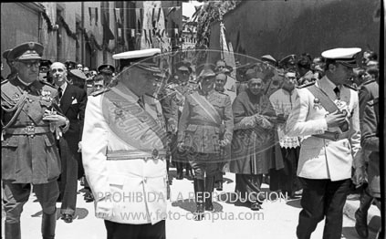 Franco visita la Catedral de Vic
