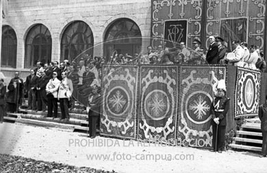 Franco visita la Catedral de Vic