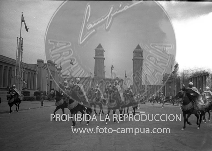 Franco visita la exposicion de Montjuich