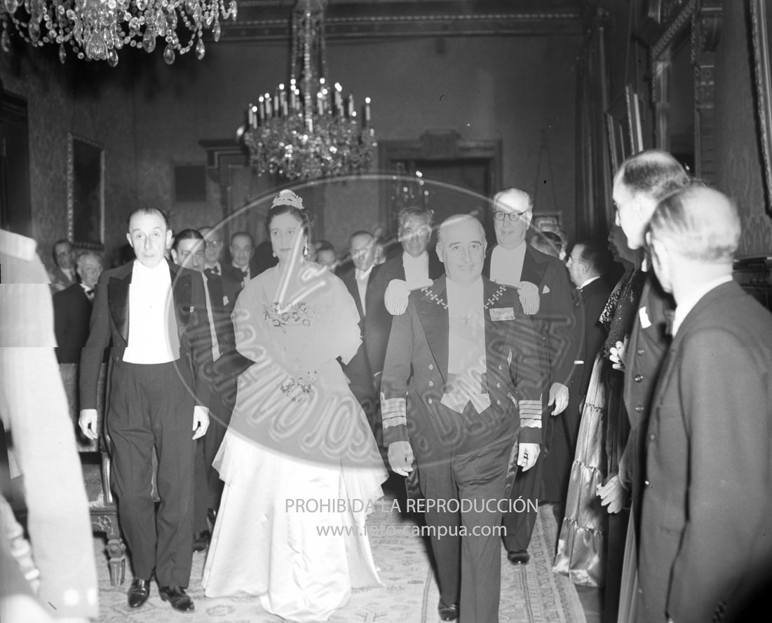 Franco y Dª Carmen el el Liceo de Barcelona