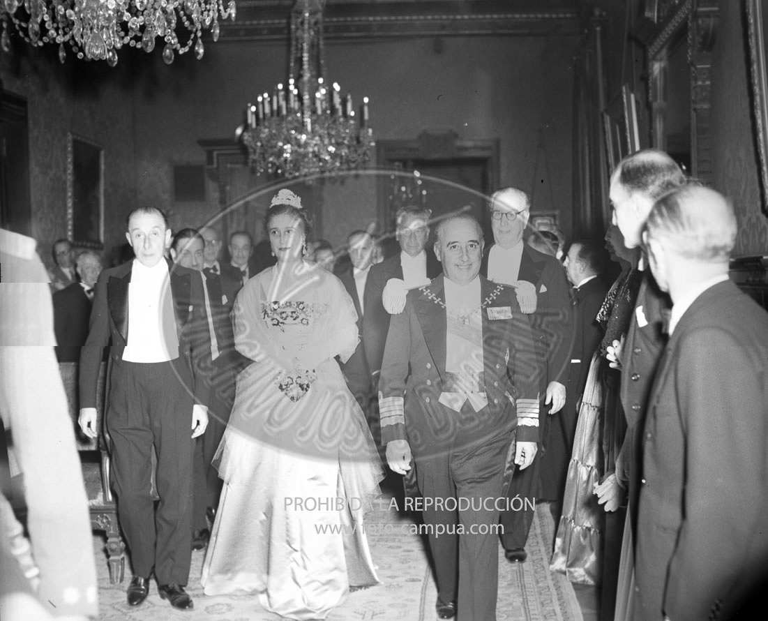 Franco y Dª Carmen el el Liceo de Barcelona