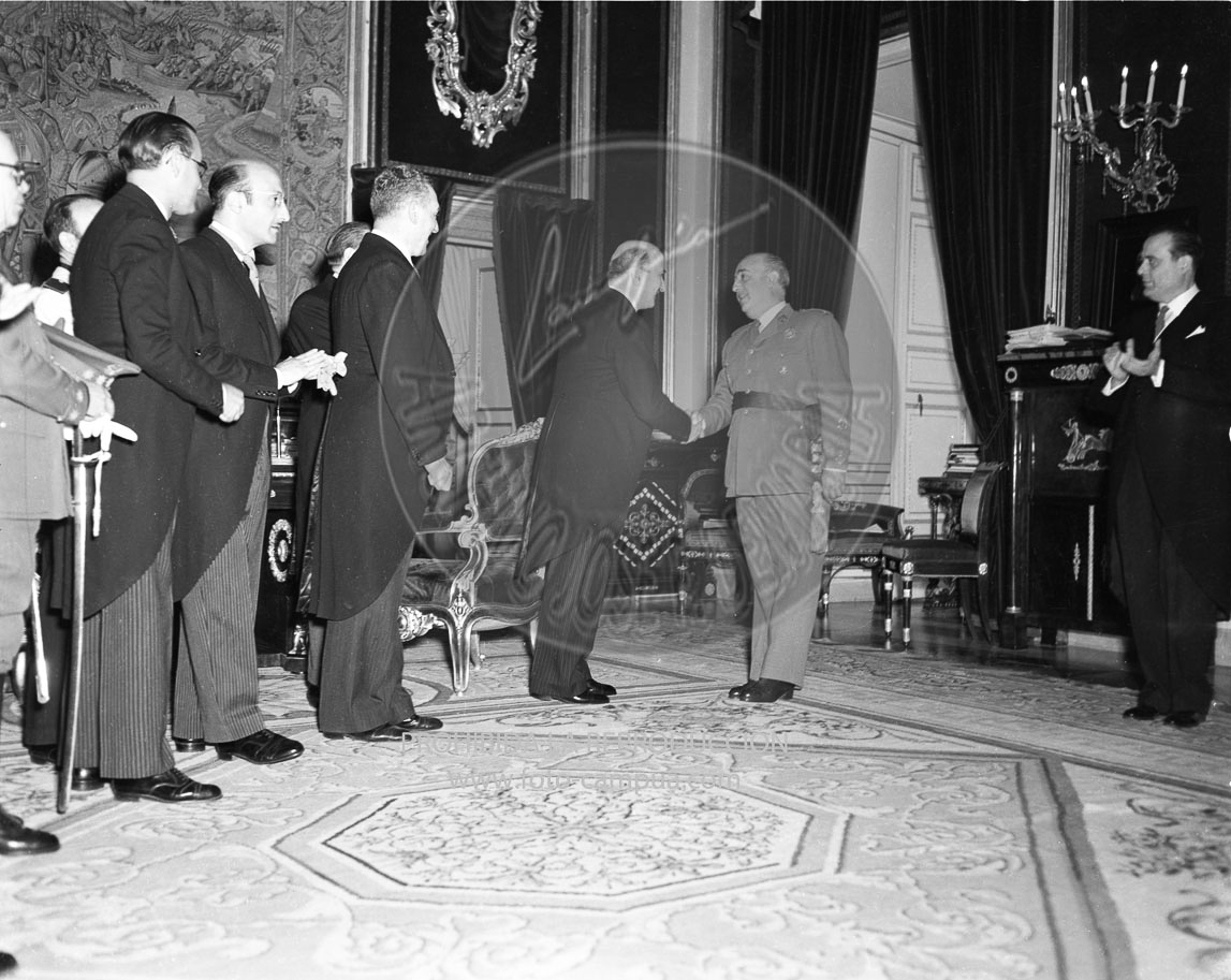 Franco recibe a los periodistas