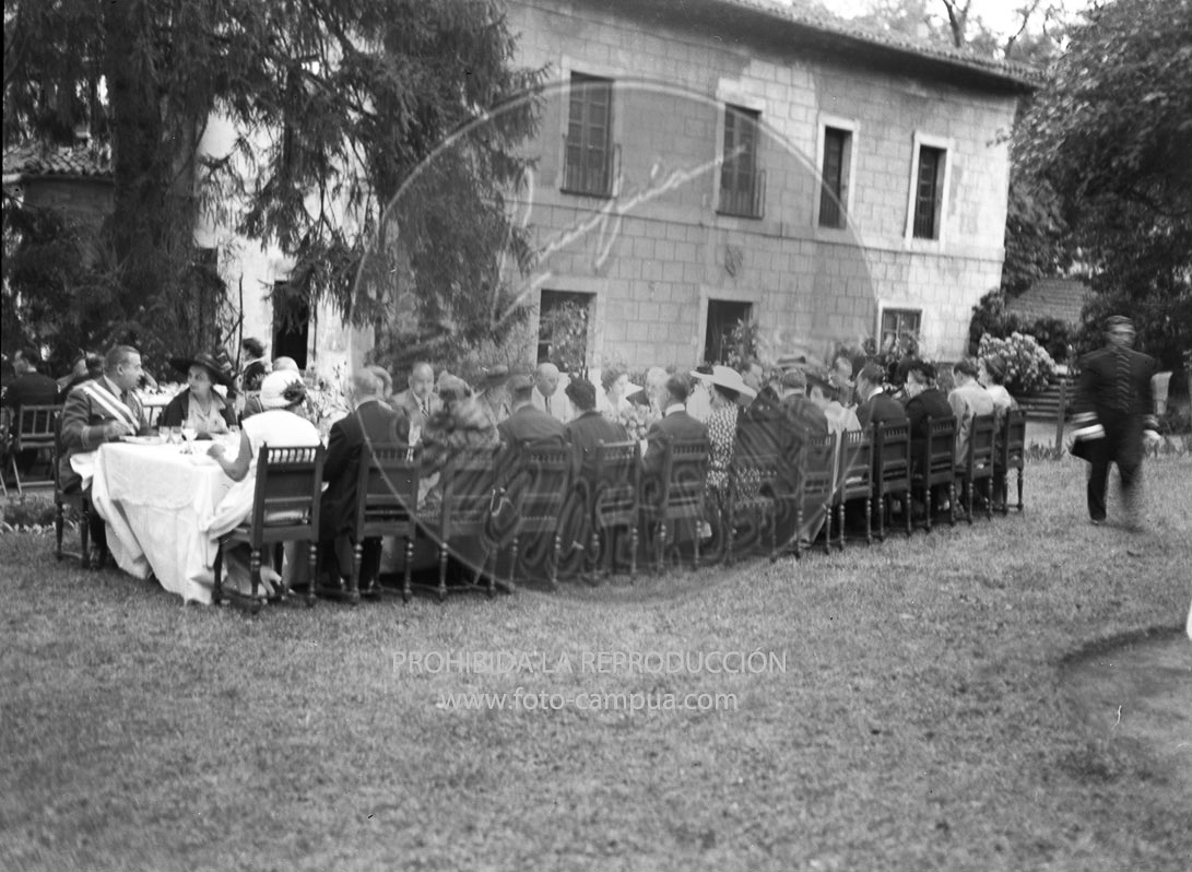 Franco con los Marqueses de Santillán y Monrroy