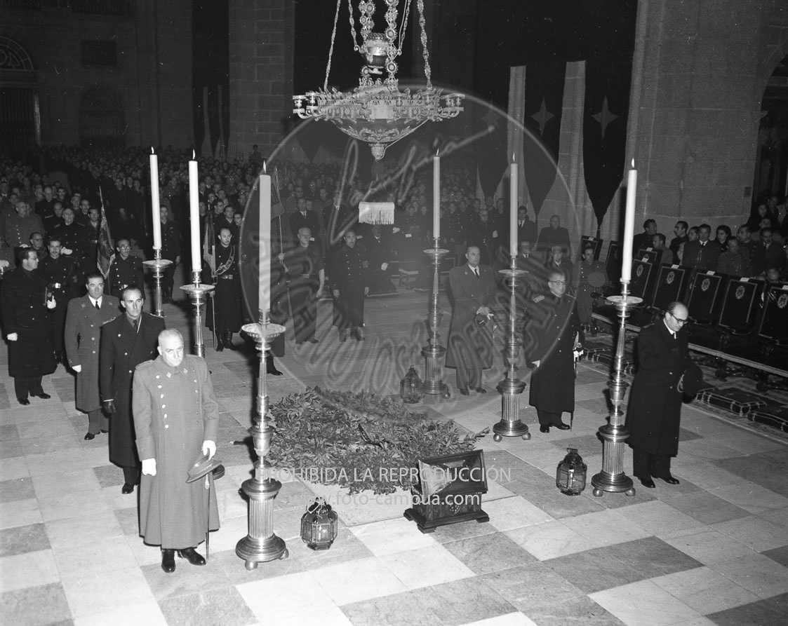 Funerales pior el aniversario de la muerte de Jose Antonio en El Escorial