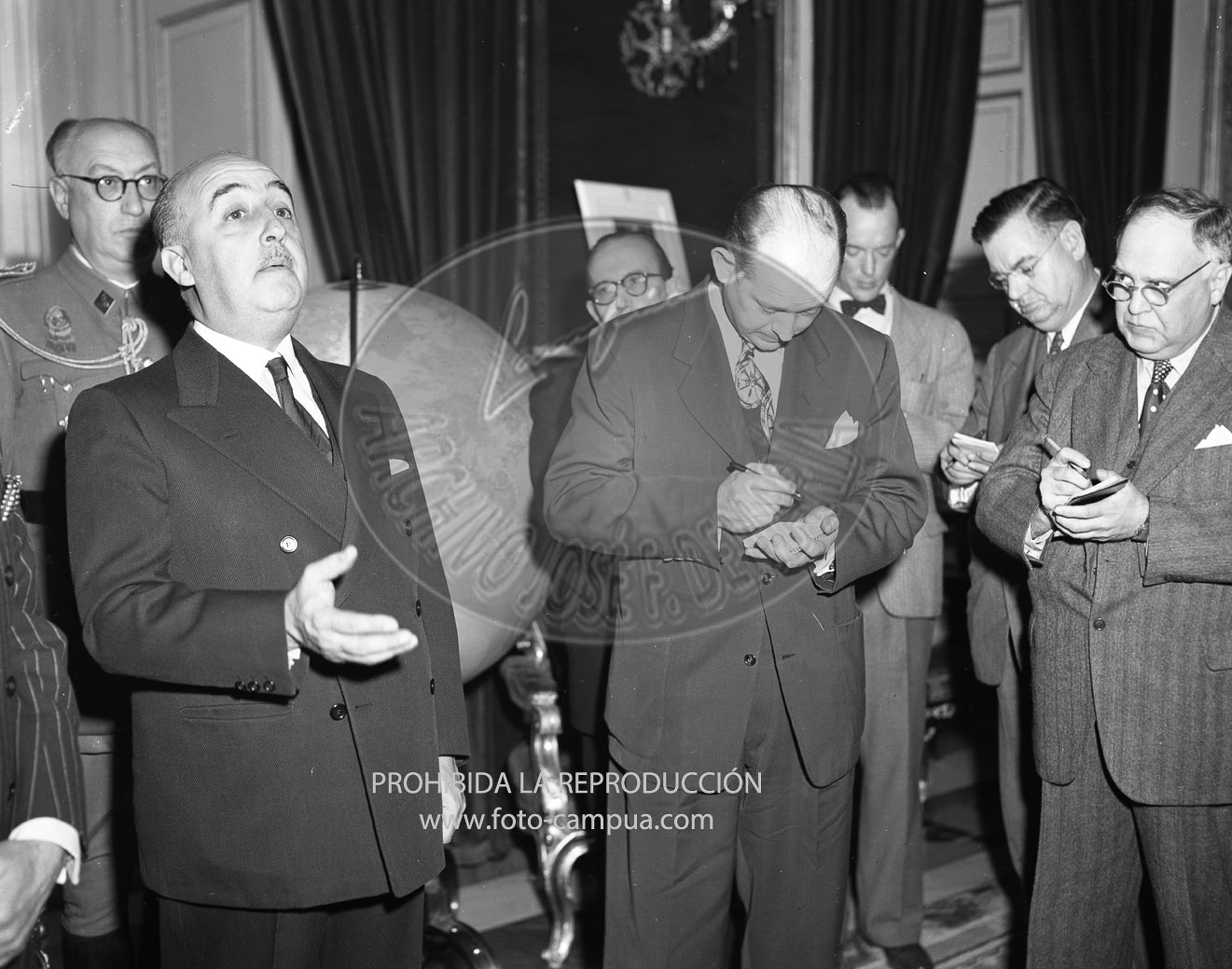 Franco con los periodistas