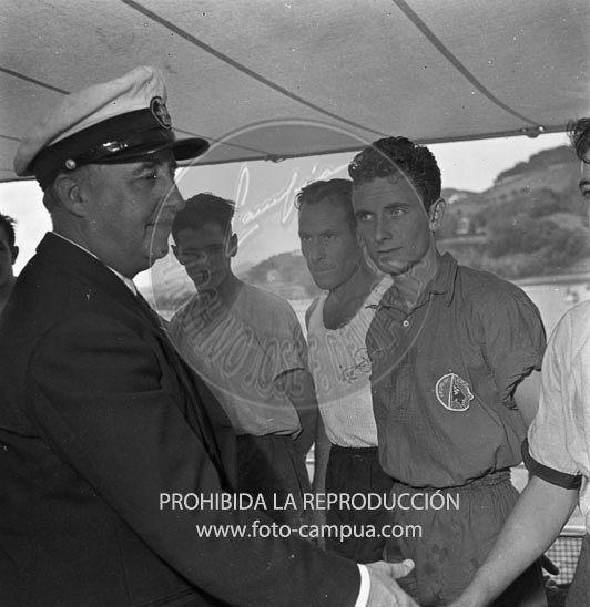 Entrega de trofeos de bateles 1953