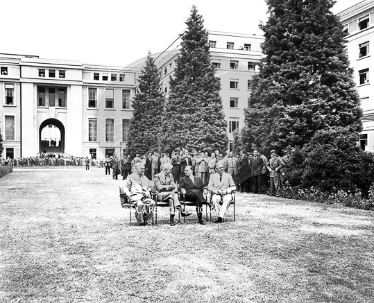 Reunion 4 Grandes en Ginebra