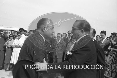 Llegada a Barajas de los restos mortales de Juan Ramón Jimenez