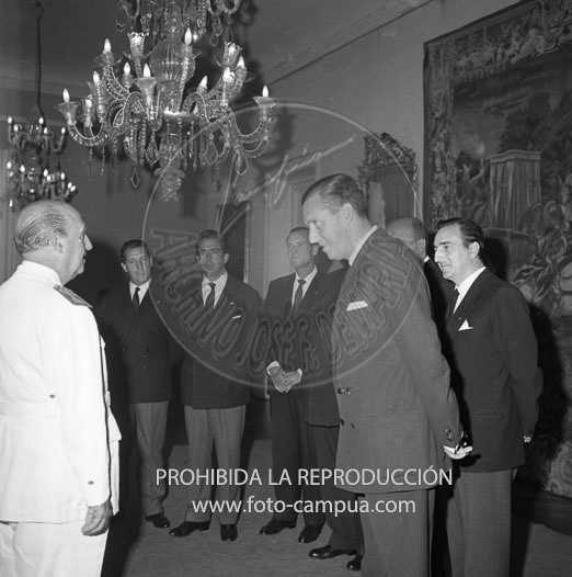 Franco recibe a la JD cel Club Náutico de San Sebastián.