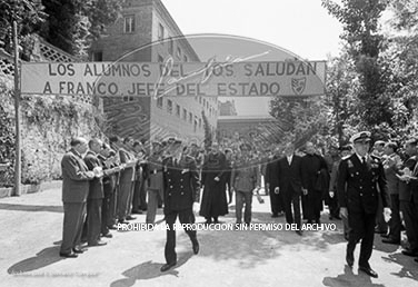 Franco en la facultad de farmaciia de la Universidad de Barcelona.