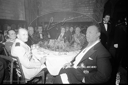 Cena en honor de Franco Ayuntamiento Barcelona.