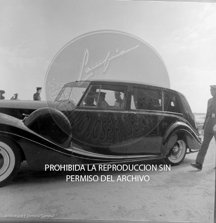 Franco visita las zonas inundadas de Barcelona