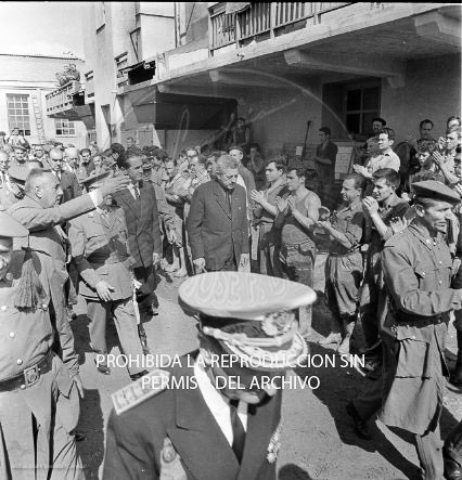 Franco visita las zonas inundadas de Barcelona
