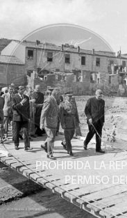 Franco visita las zonas inundadas de Barcelona