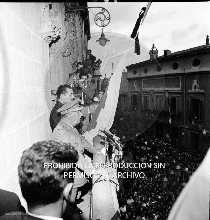 Franco visita las zonas inundadas de Barcelona