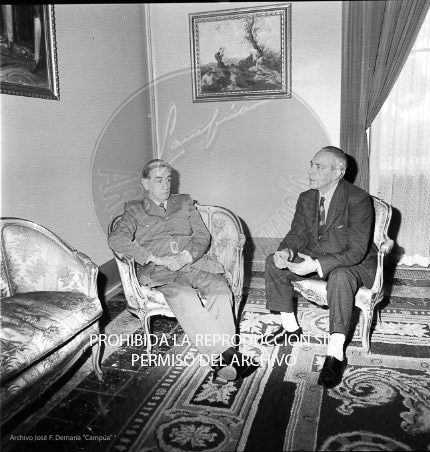 Franco visita las zonas inundadas de Barcelona