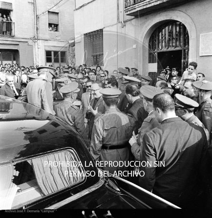 Franco visita las zonas inundadas de Barcelona
