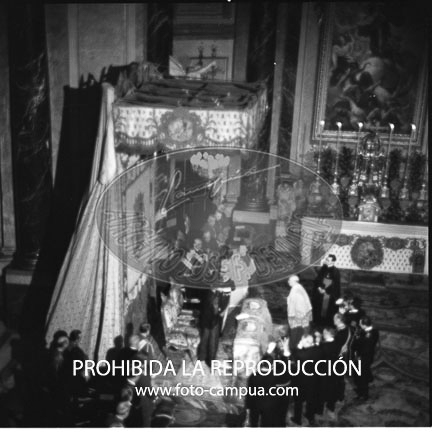 Imposición de la bierreta cardenalicia al D. Angel Herrera Oria