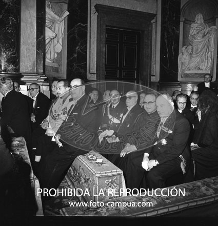 Imposición de la bierreta cardenalicia al D. Angel Herrera Oria