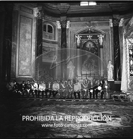 Imposición de la bierreta cardenalicia al D. Angel Herrera Oria