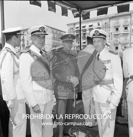 Imposición de la Cruz Laureada de San Fernando al Tte Coronel Palacios