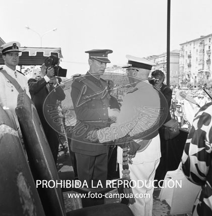 Imposición de la Cruz Laureada de San Fernando al Tte Coronel Palacios