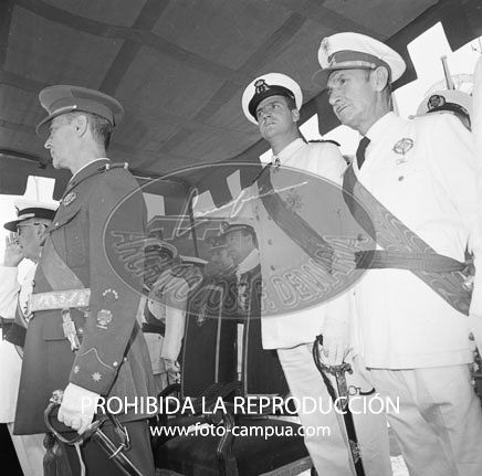 Imposición de la Cruz Laureada de San Fernando al Tte Coronel Palacios