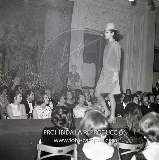 Desfile de modelos en la embajada de Italia de Madrid.