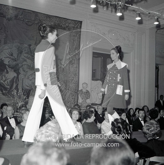 Desfile de modelos en la embajada de Italia de Madrid.